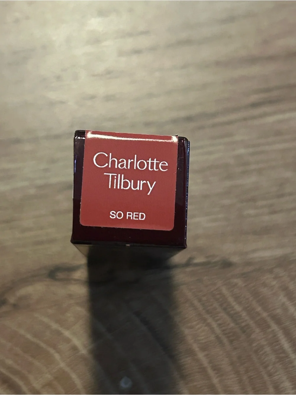 Charlotte Tilbury K.I.S.S.I.N.G Lipstick - So Red.